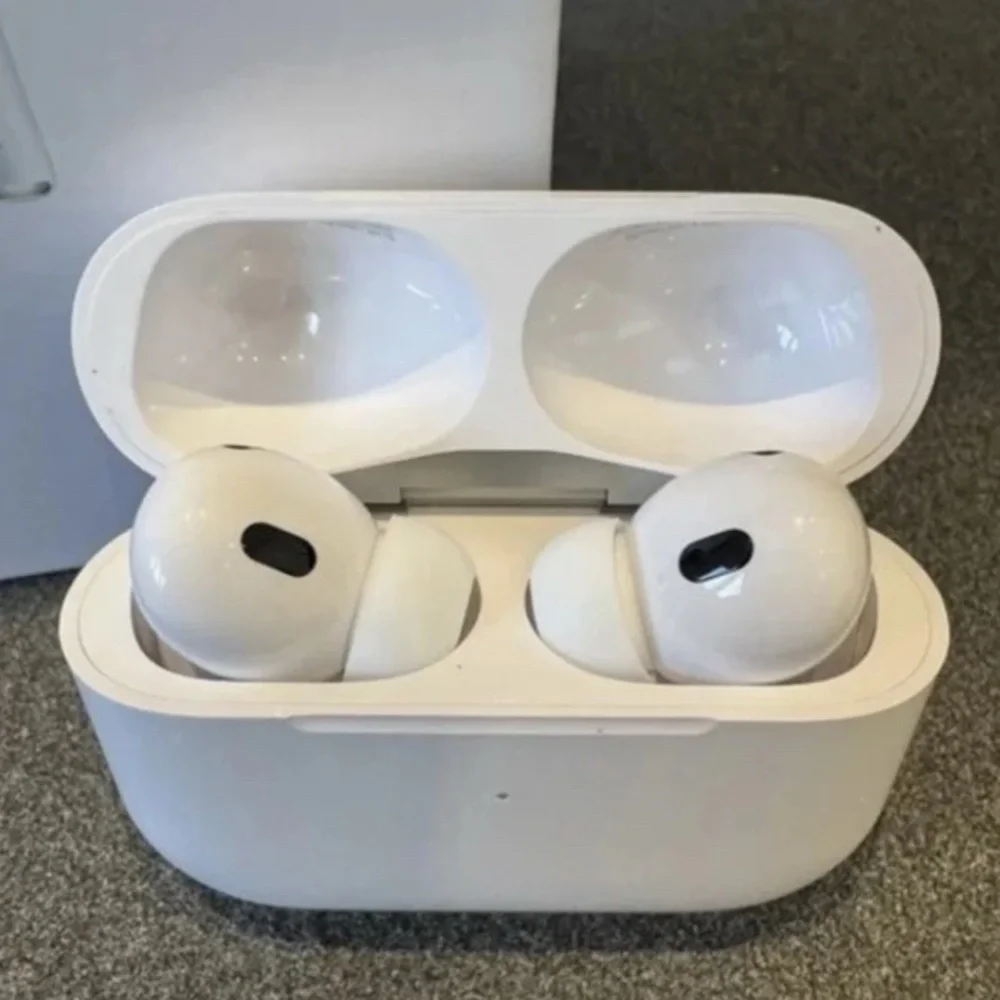 Apple AirPods Pro with White Charging Case and Cable